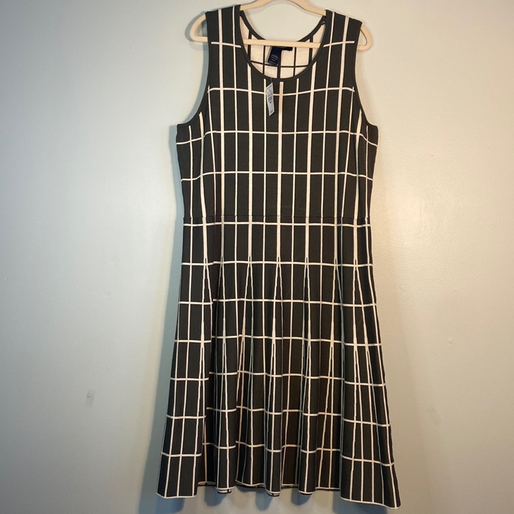 Ashley Stewart Sleeveless Size 22/24 NWT